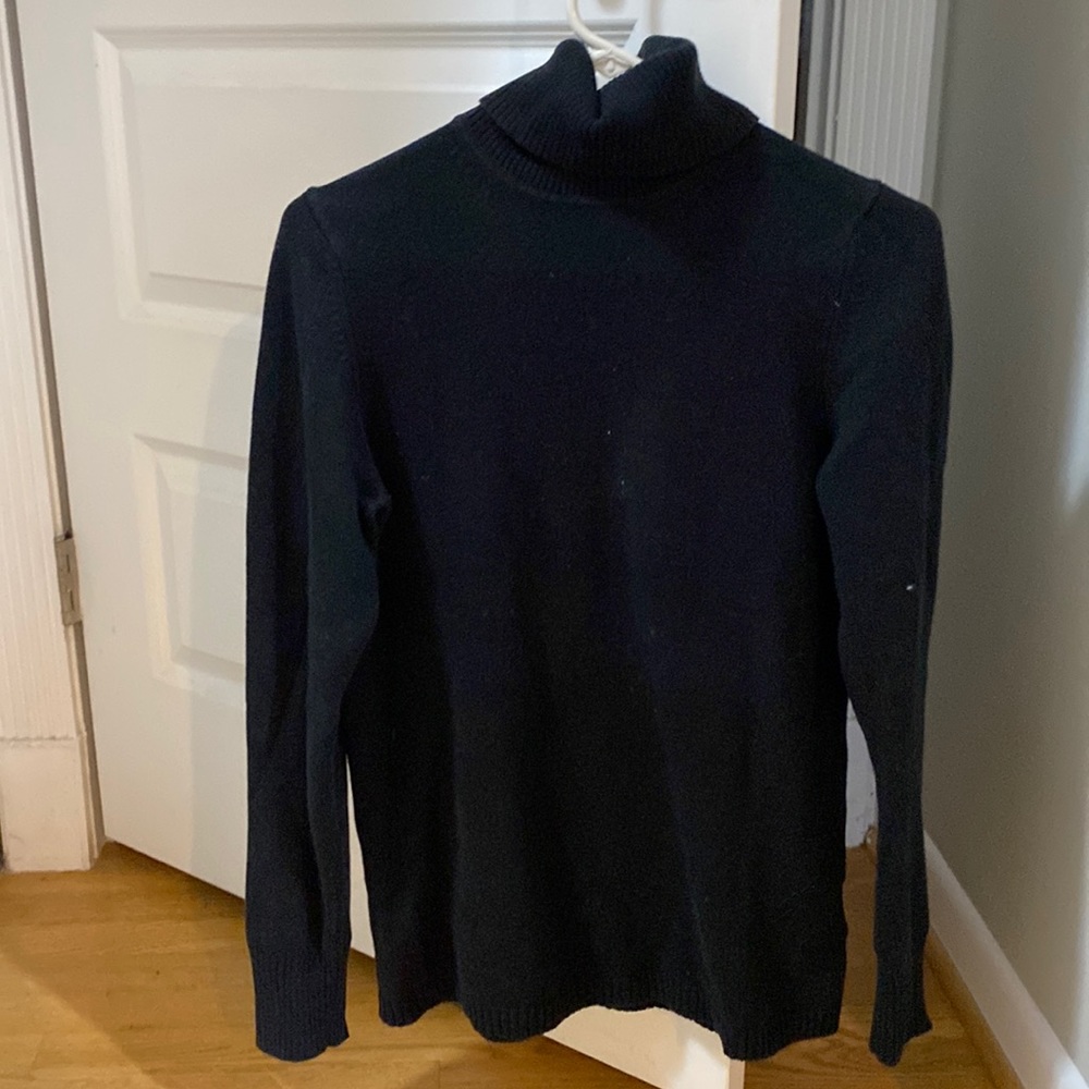 Gap black classic turtle neck sweater